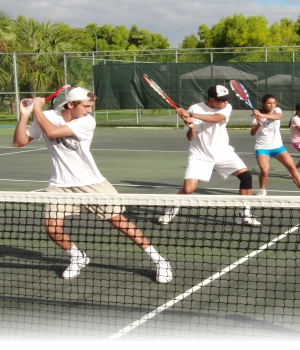 https://tennisinstruction.com/wp-content/uploads/2021/01/tennis-warm-up-exercises.jpg